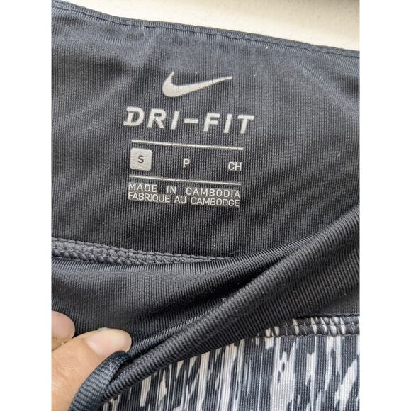 Nike Dri-Fit Womens Leggings Capri Running Patterned Stripes Black Gray Small - Picture 9 of 14